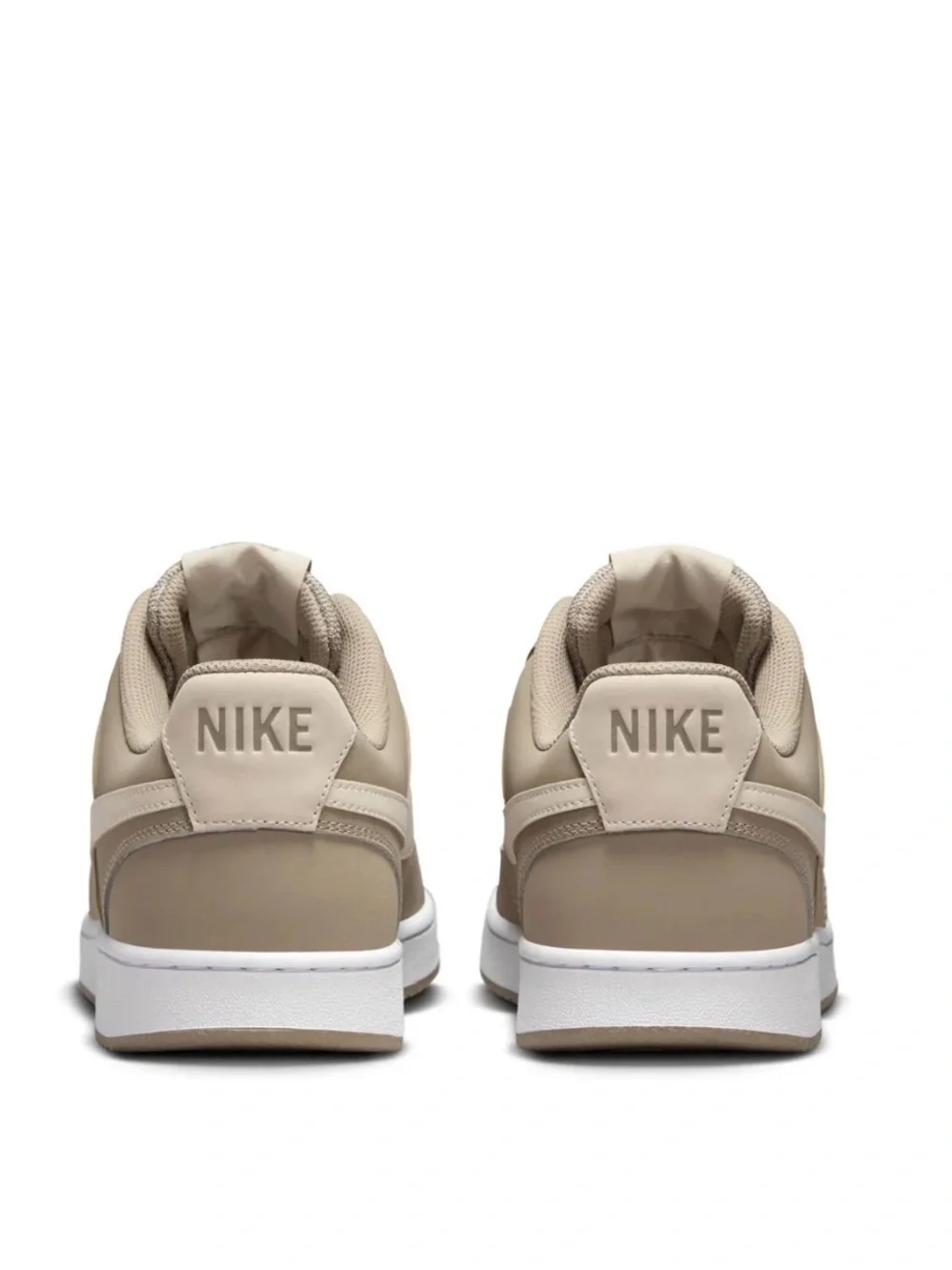 Nike Men's Low-Top Sneaker in Taupe and Cream